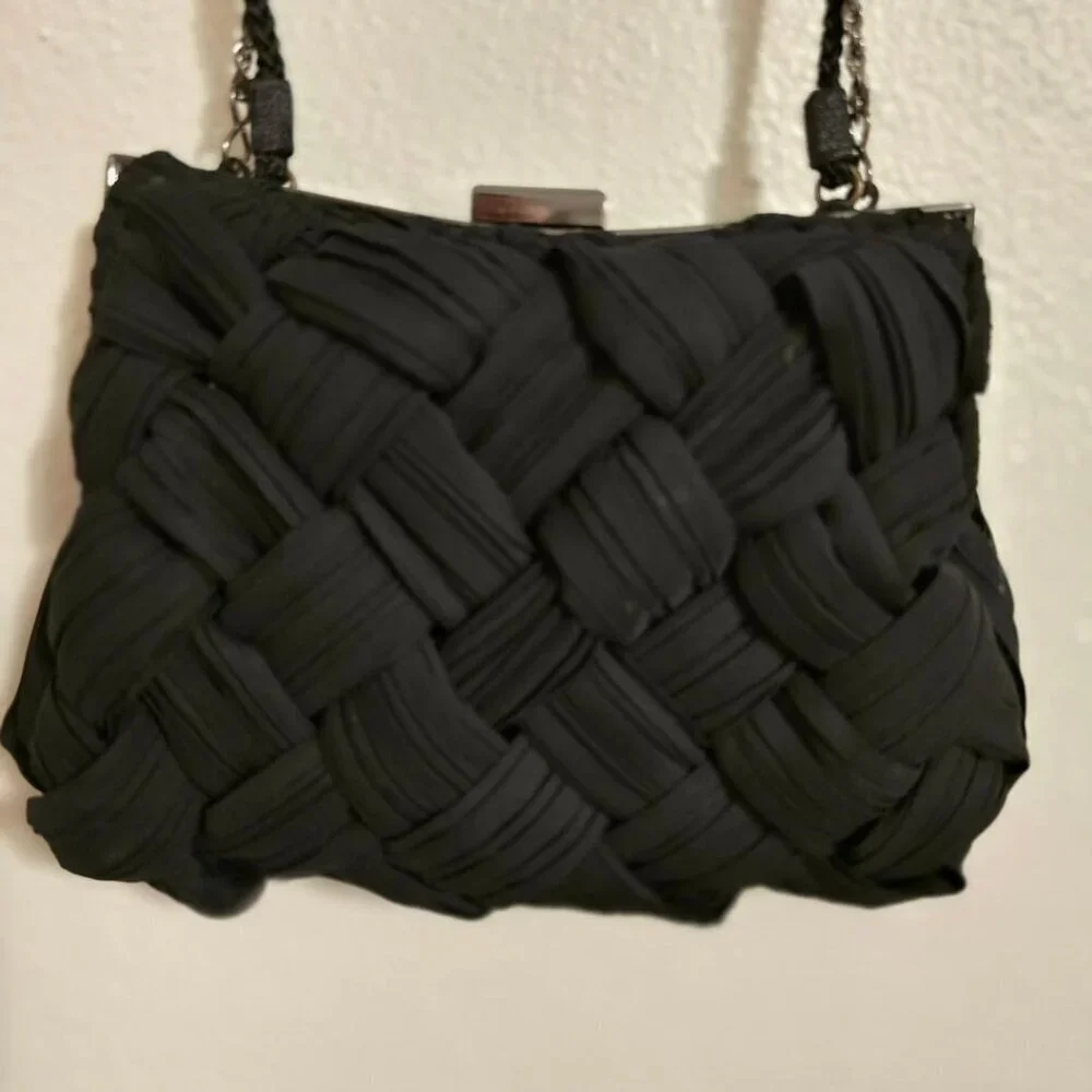 La Regale Black Fabric Bag & Metal Hardware Clutch & Cross Shoulder Cord & Chain